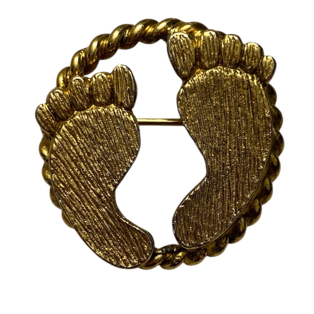 VTG RARE Hang Ten Goldtone Two bare feet print brooch